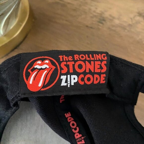 The Rolling Stones Zip Code 2015 North America Hat Black & Red Adjustable Cap - Picture 2 of 4